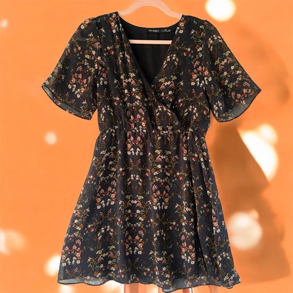 Blu Pepper Small A-Line Sheer Black Floral V-Neck Dress Short Flutter Sleeves - Picture 1 of 9